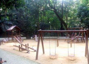 Parque_Trianon,_playground_3